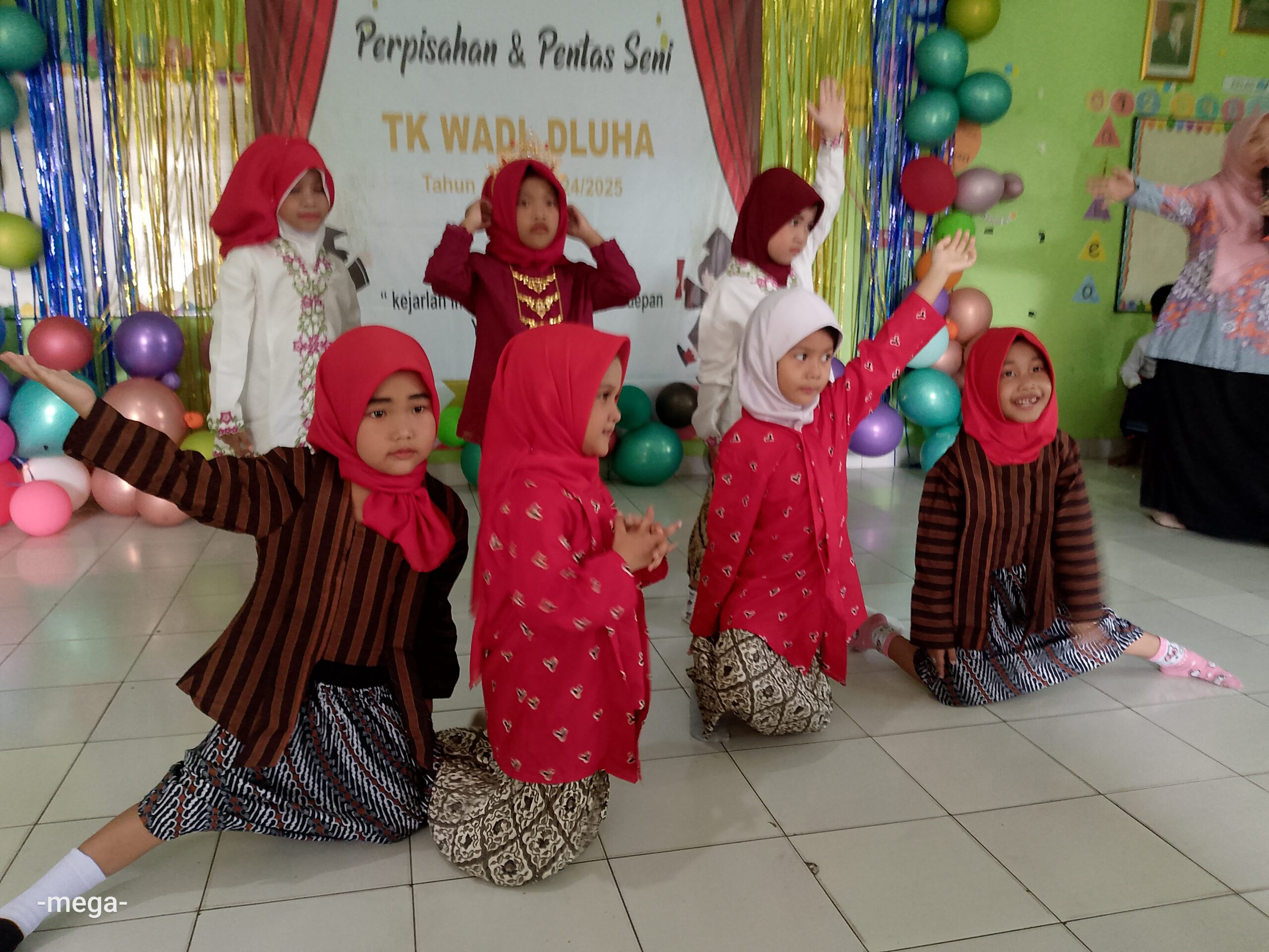 Jejak Langkah Cemerlang: 54 Siswa TK Wadl Dhuha Menggapai Mimpi Baru