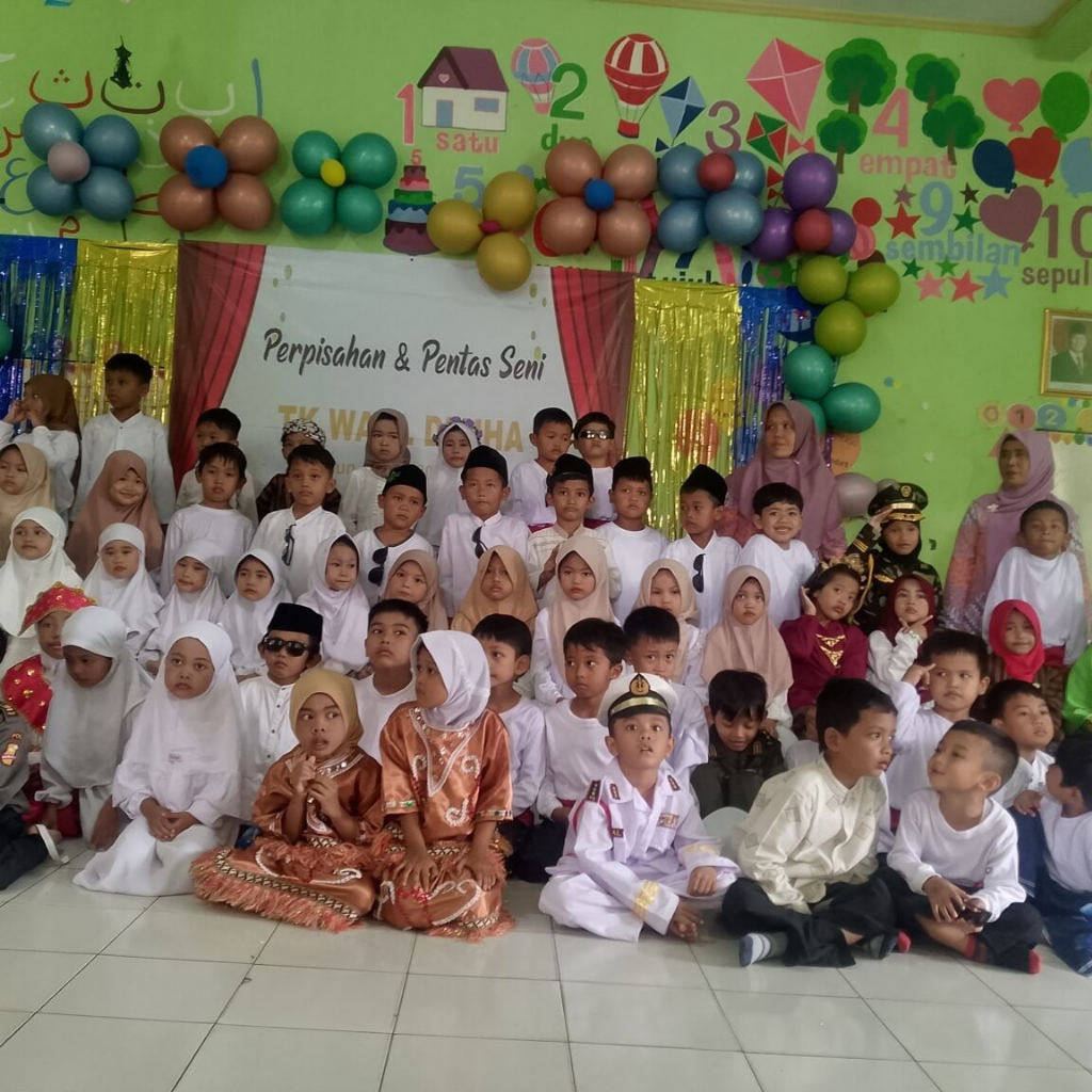 Jejak Langkah Cemerlang: 54 Siswa TK Wadl Dhuha Menggapai Mimpi Baru