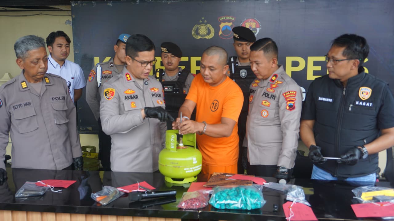 Polres Purbalingga Ringkus Pengoplos Gas LPG Subsidi, Puluhan Tabung Disita