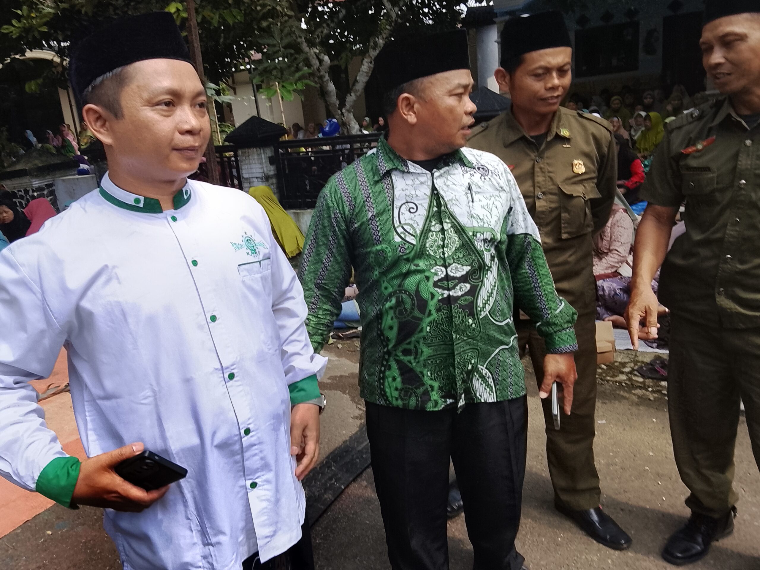 Mrebet Bergelora: Pengurus MWC NU Dikukuhkan, Semangat Pengajian Ahad Wage Membara   