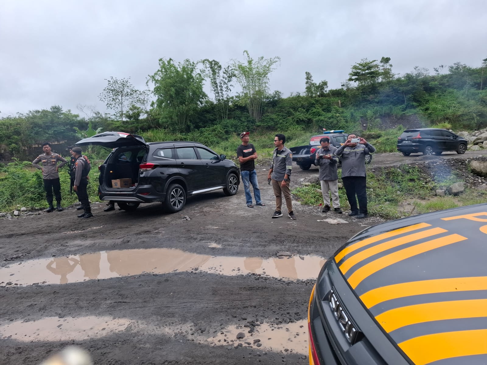 Bareskrim Polri Bongkar Tambang Ilegal di Lereng Merapi, Tiga Tersangka Diamankan