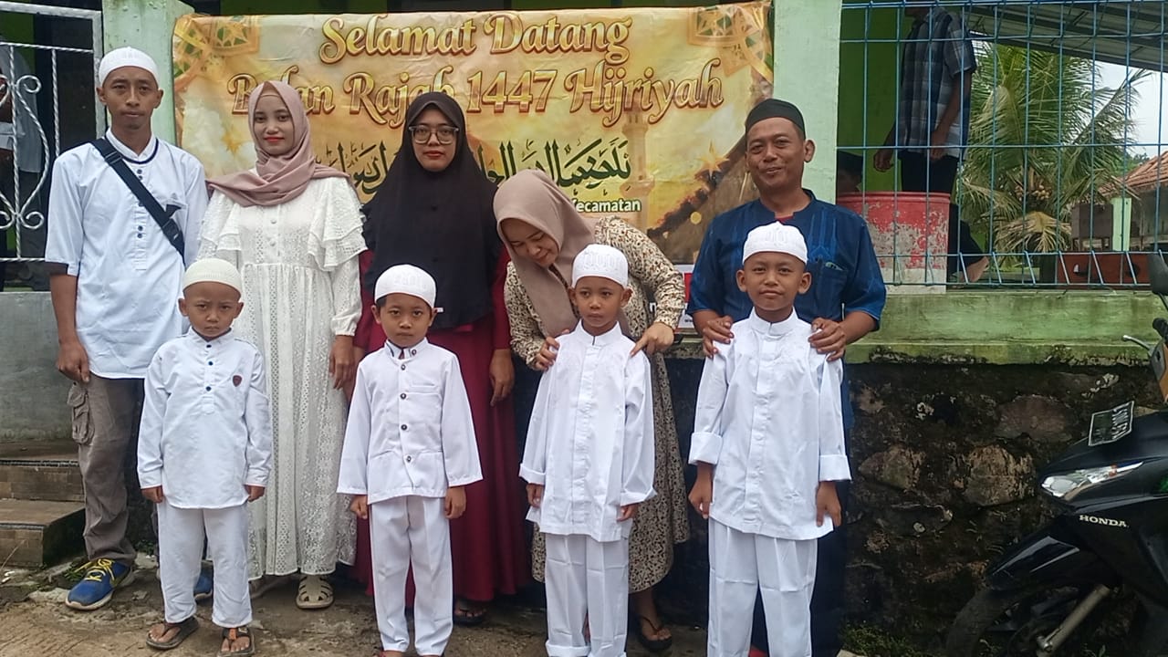 Sunatan Gratis DKM Masjid Al-Huda Dayeuhluhur Berlangsung Lancar dan Penuh Kepedulian
