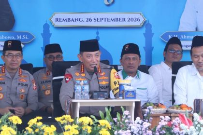 Perkuat Sinergi Ulama dan Umara, Kapolri Hadiri Ngaji Kebangsaan Bersama Gus Baha di Rembang