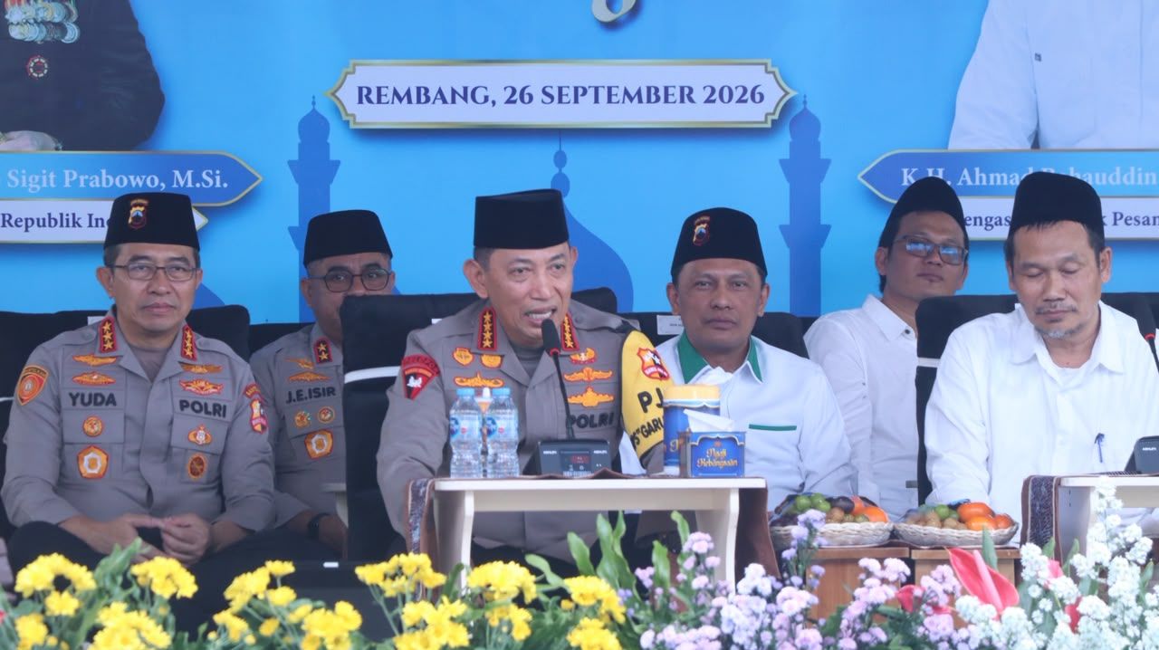 Perkuat Sinergi Ulama dan Umara, Kapolri Hadiri Ngaji Kebangsaan Bersama Gus Baha di Rembang