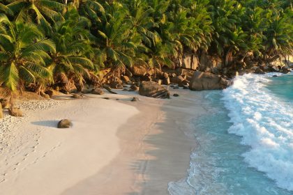 Pesona Pesisir Jawa Tengah: Panduan Menjelajahi Pantai-Pantai Terbaik